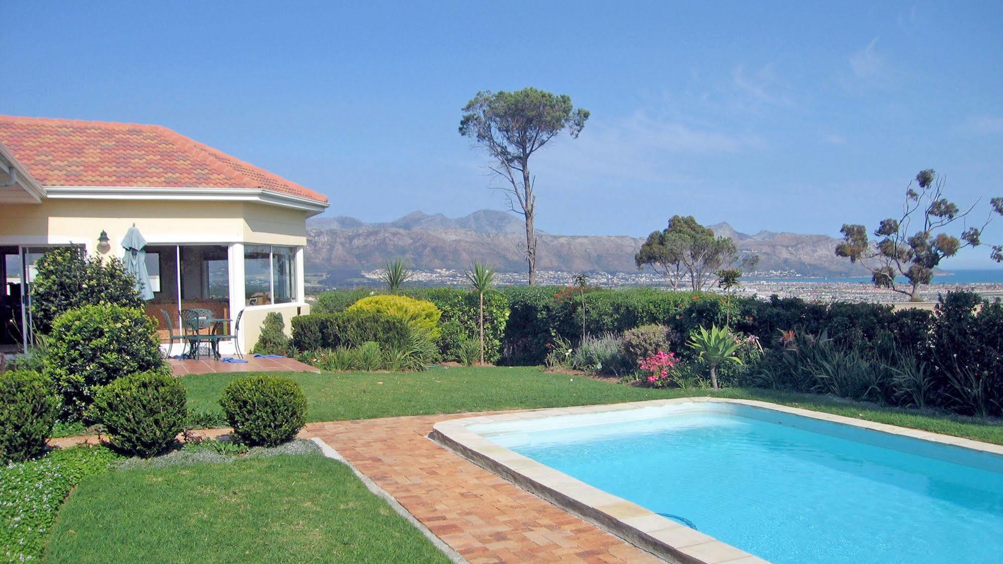 Somerset Sights B&B Somerset West Exterior photo